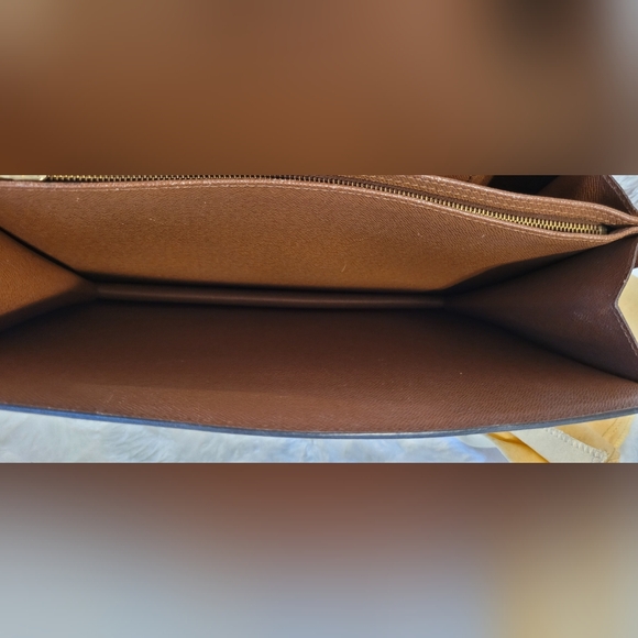 Louis Vuitton Courcelles Monogram - Authentic - EUC - Picture 12 of 16